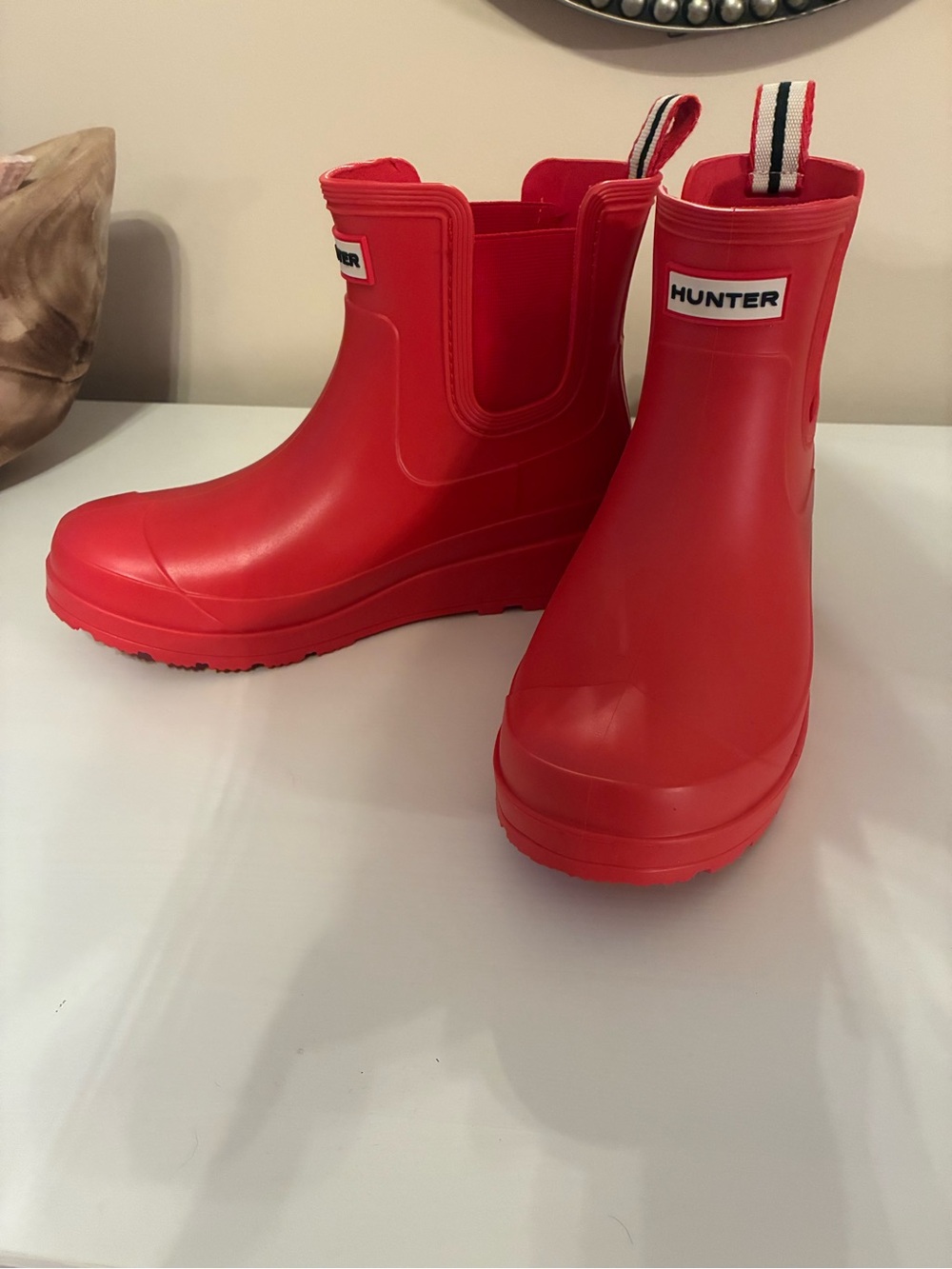 Hunter Play Short Rain Boots in Logo Red